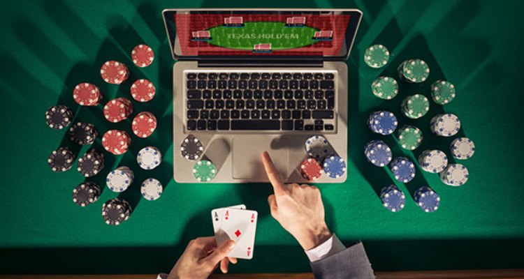 Online Poker vs Traditional Poker